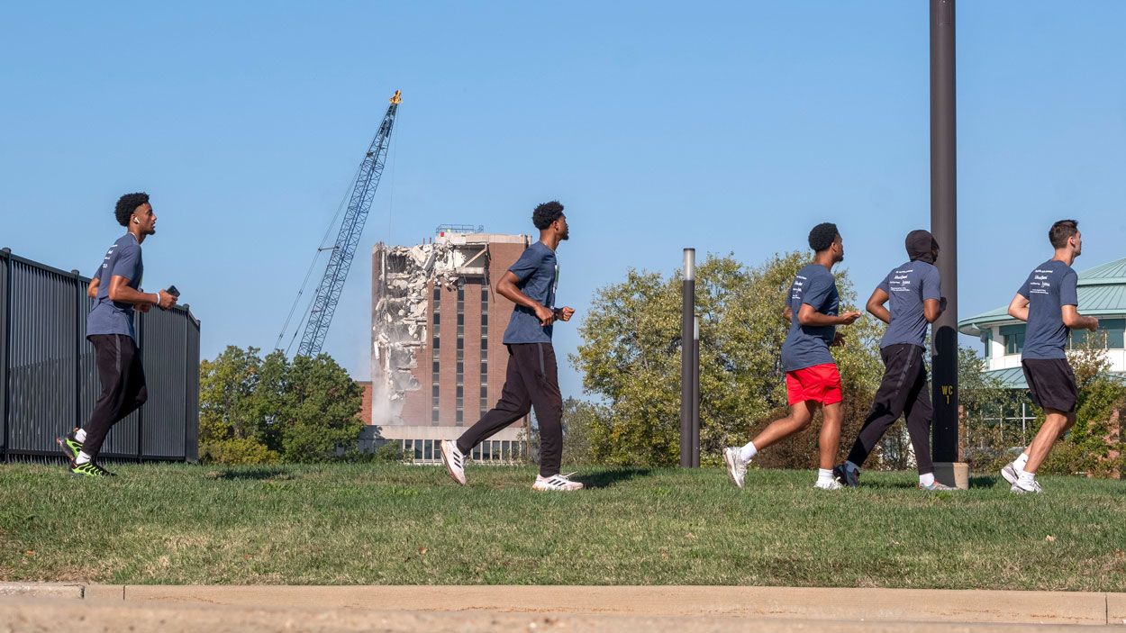 5K runners with SSB Tower in the background