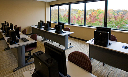 Picture of computer classroom 